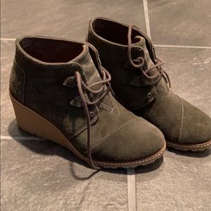 Toms Olive Green Tie Wedge Booties